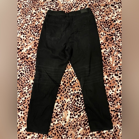 American Eagle Outfitters Black Ripped mom Jeans - Picture 2 of 3